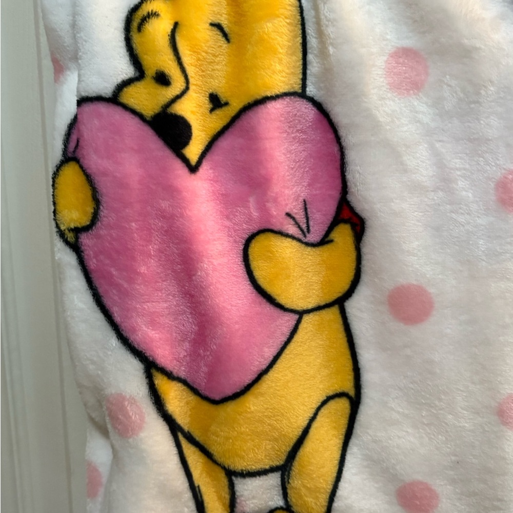 Disney Winnie the Pooh Heart Valentine’s Day Soft Plush Throw Blanket - Picture 6 of 6
